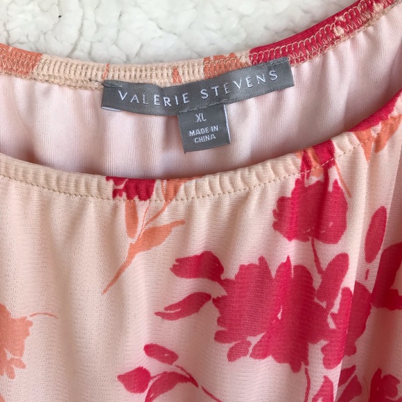 This peach & pink shirt looks great on all skin tones - Picture 2 of 5